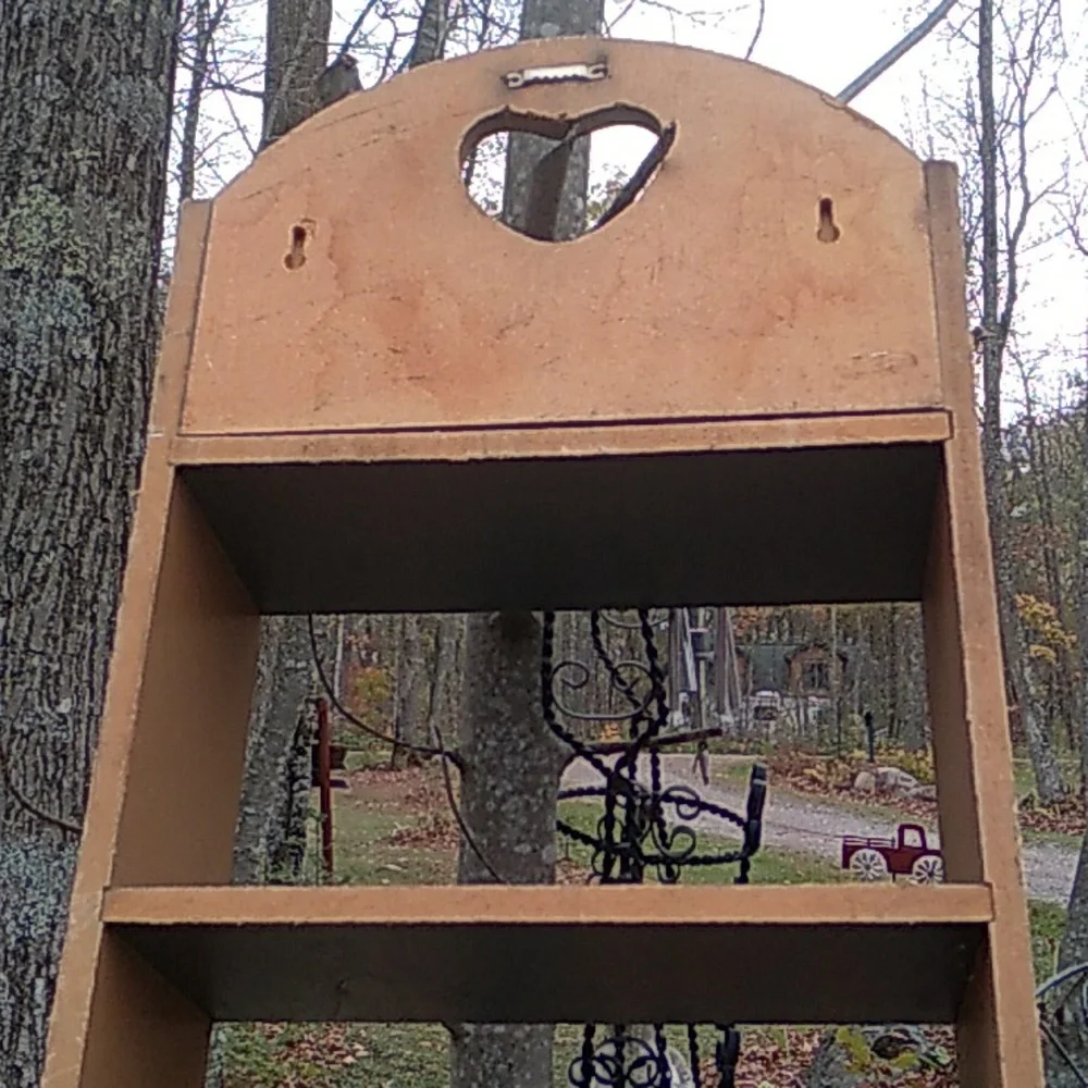 Vintage AMISH WOOD DISPLAY SHELF 28
